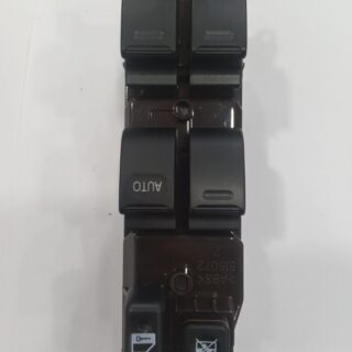 POWER WINDOW SWITCH INNOVA RH