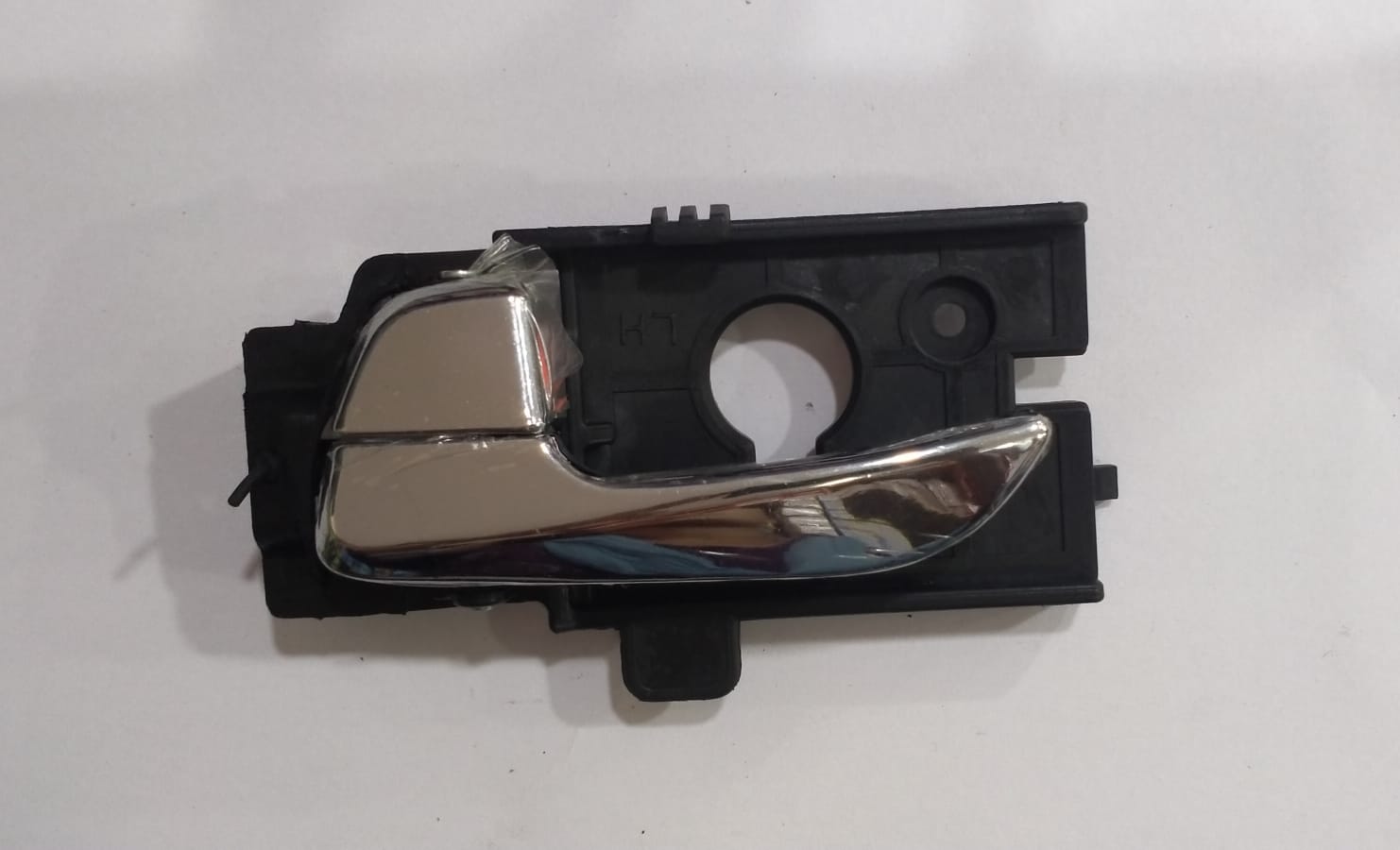 R.C LEVER LOCK ASSY GRAND CHROME FRONT - Image 3