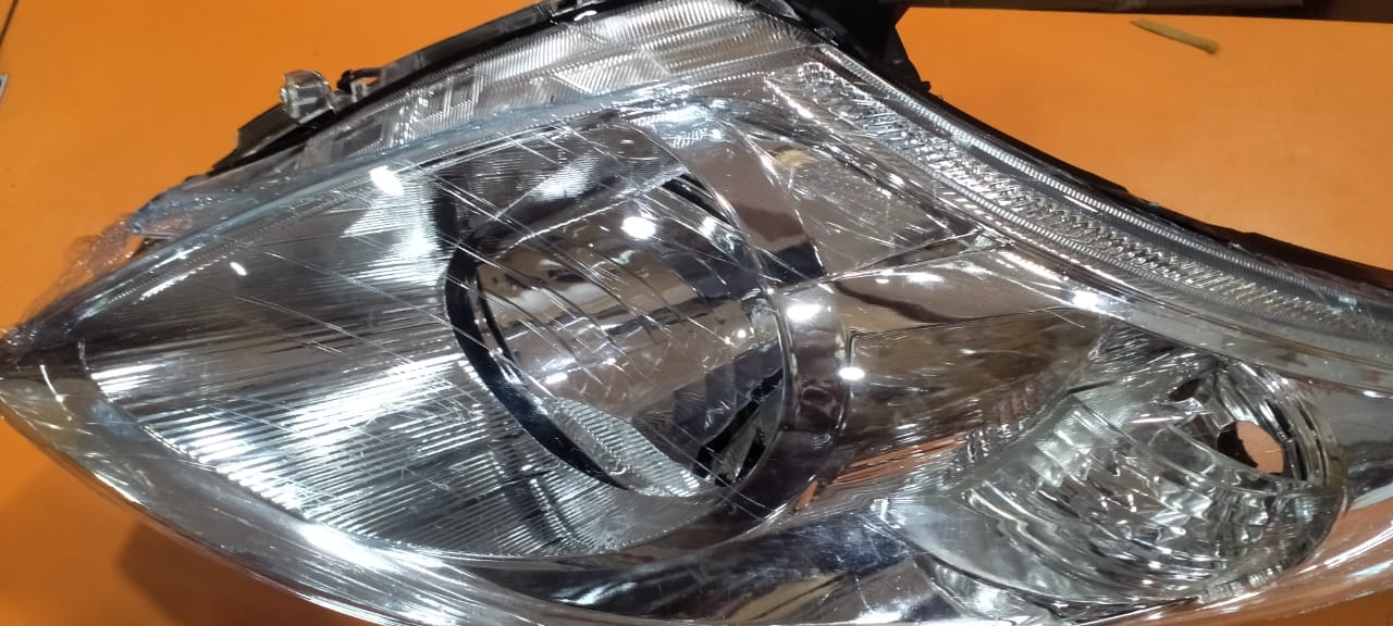 HEAD LIGHT SWIFT T3/DEZIRE T2-RH