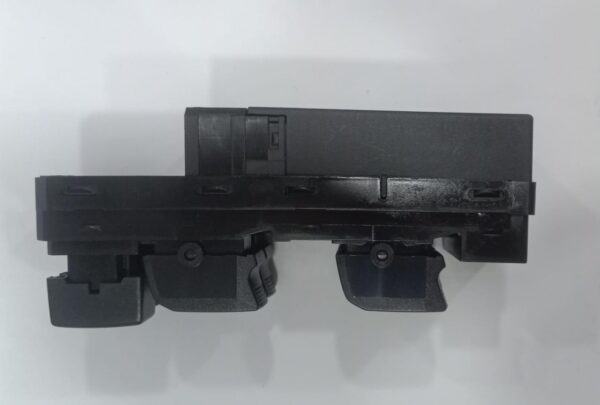 POWER WINDOW SWITCH  (SWIFT RH) - Image 3