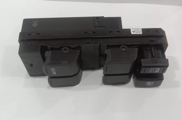 POWER WINDOW SWITCH  (SWIFT RH) - Image 2