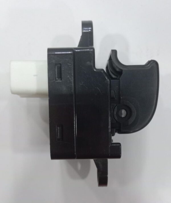 POWER WINDOW SWITCH XING 8 PIN RH - Image 3