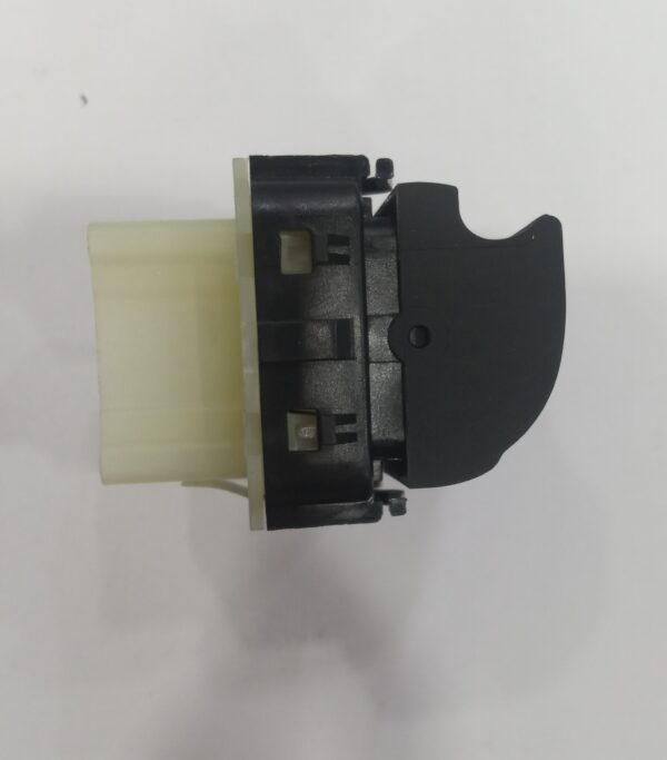 POWER WINDOW SWITCH DUSTER CREAM RH - Image 2