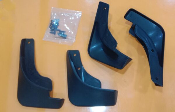 (MUD FLAPS) BOLT (SET OF FOUR)
