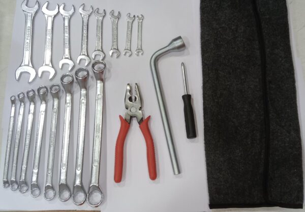 TOOL KIT PROFESSIONAL (SET OF 19)
