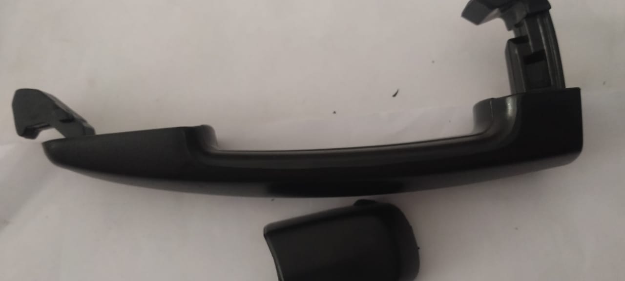 OUT SIDE DOOR HANDLE SWIFT/ ERTIGA/RITZ/ DEZIRE/VITARA/ S X 4/ with key hole without base -FRONT RH - Image 2