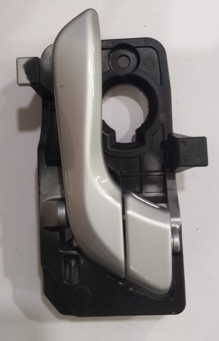 R.C LEVER LOCK ASSY GRAND CHROME FRONT RH - Image 2