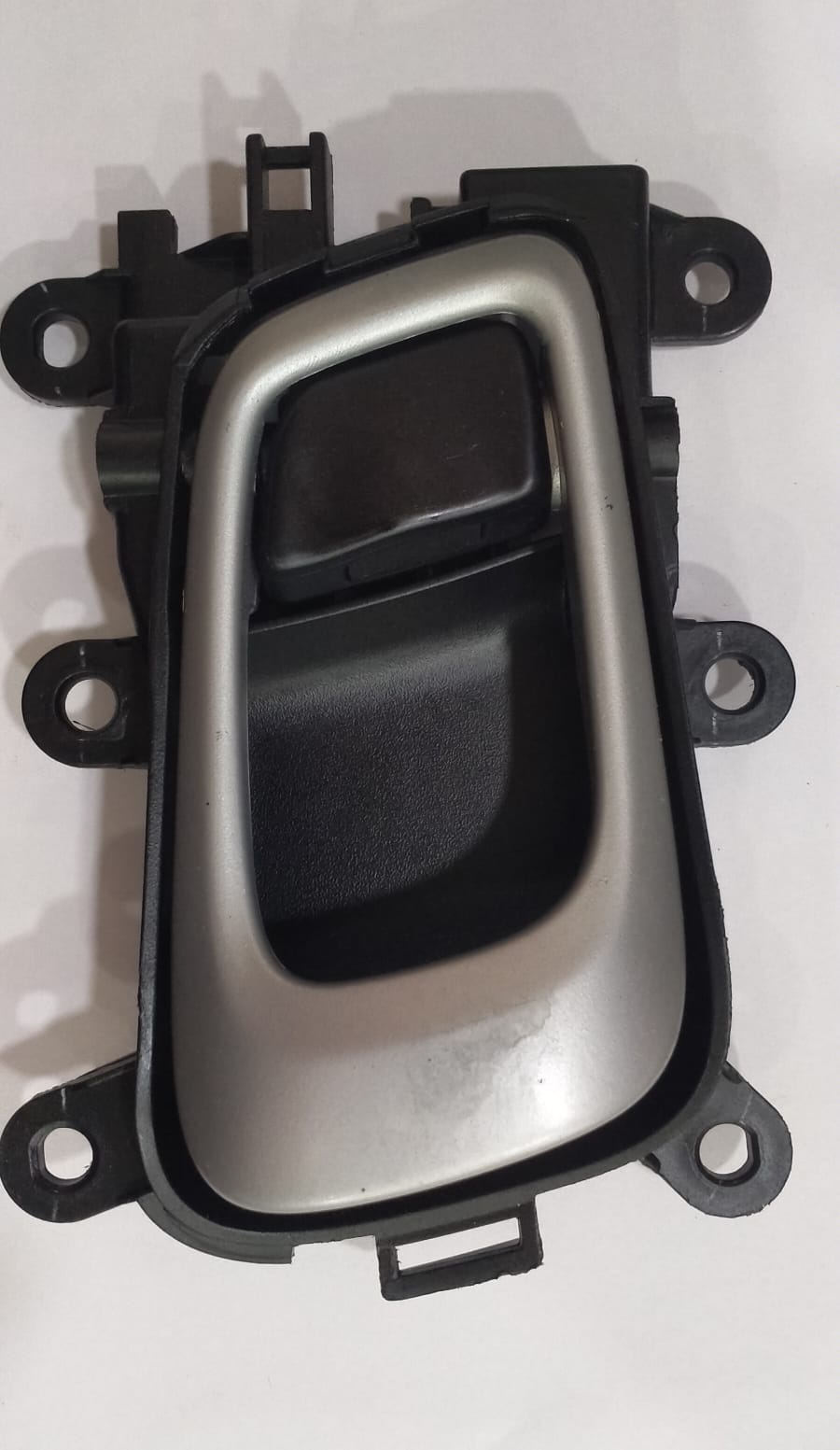 R.C LEVER LOCK ASSY VENUE SILVER FRONT - LH - Image 2