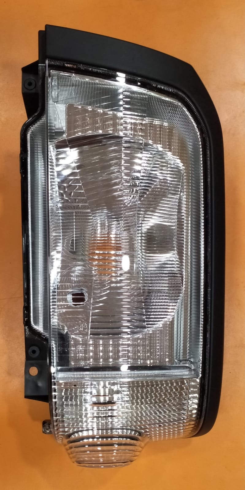 UNO MINDA HEAD LIGHT SUPER CARRY- LH