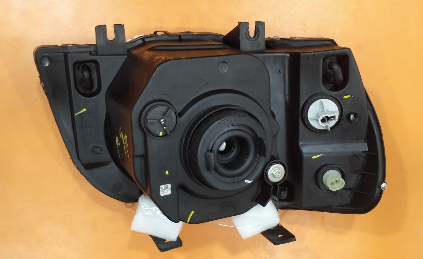 UNO MINDA HEAD LIGHT SCORPIO T2 WITH MOTOR-LH - Image 2