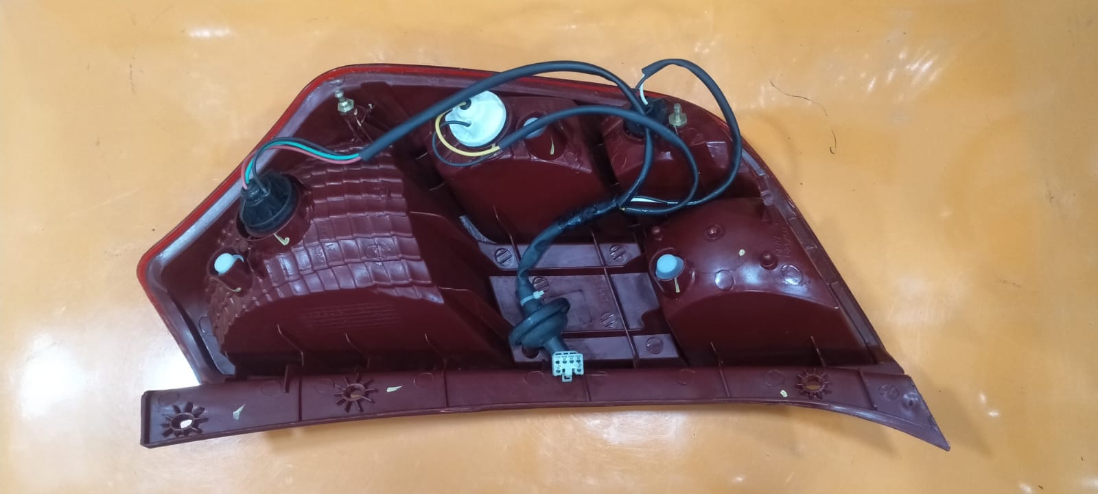 UNO MINDA TAIL LAMP I-TEN T1-LH - Image 2