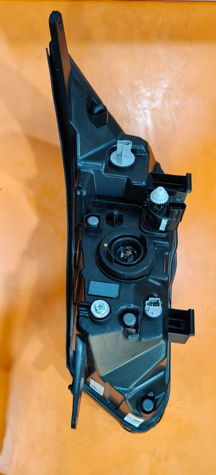 UNO MINDA HEAD LIGHT UNIT XUV 300 T1 -RH - Image 2