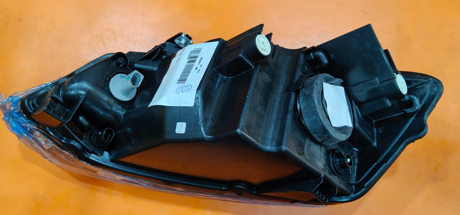 UNO MINDA HEAD LIGHT ASSY UNIT BLK BZL POLO/VENTO RH - Image 2