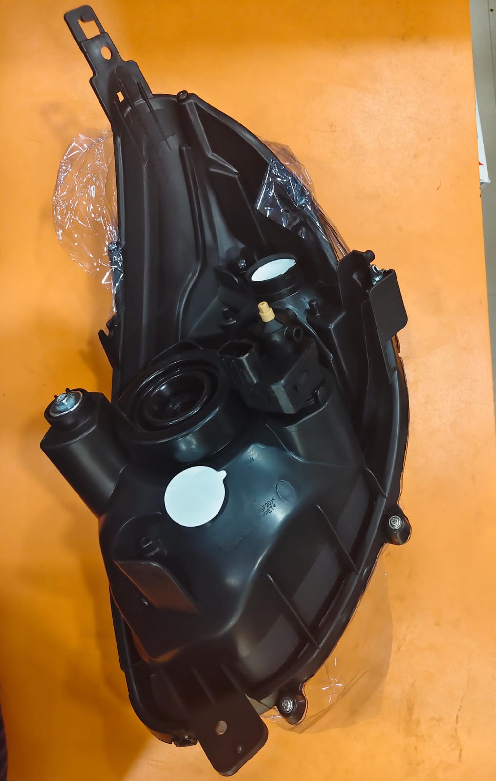 UNO MINDA ALTO 800 TYPE 2- RH (with motor) 2016-2019 HEAD LIGHT ASSIMBLY - Image 2