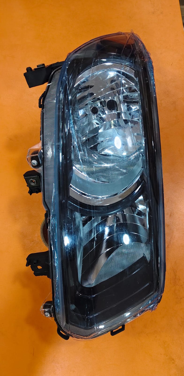UNO MINDA BREZZA WITH MOTOR (2016-2019)-RH HEAD LIGHT ASSEMBLY