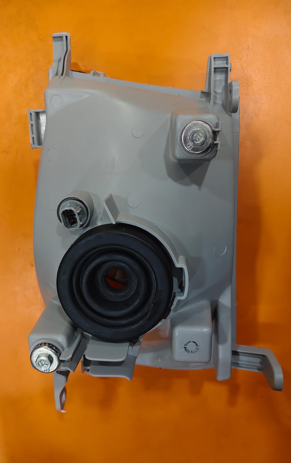 UNO MINDA H/L UNIT QUALIS- RH HEAD LIGHT ASSEMBLY - Image 2
