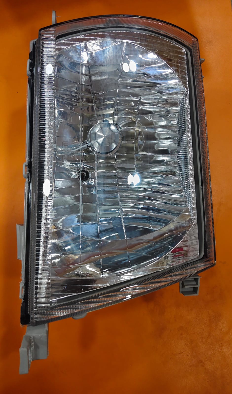 UNO MINDA H/L UNIT QUALIS- RH HEAD LIGHT ASSEMBLY