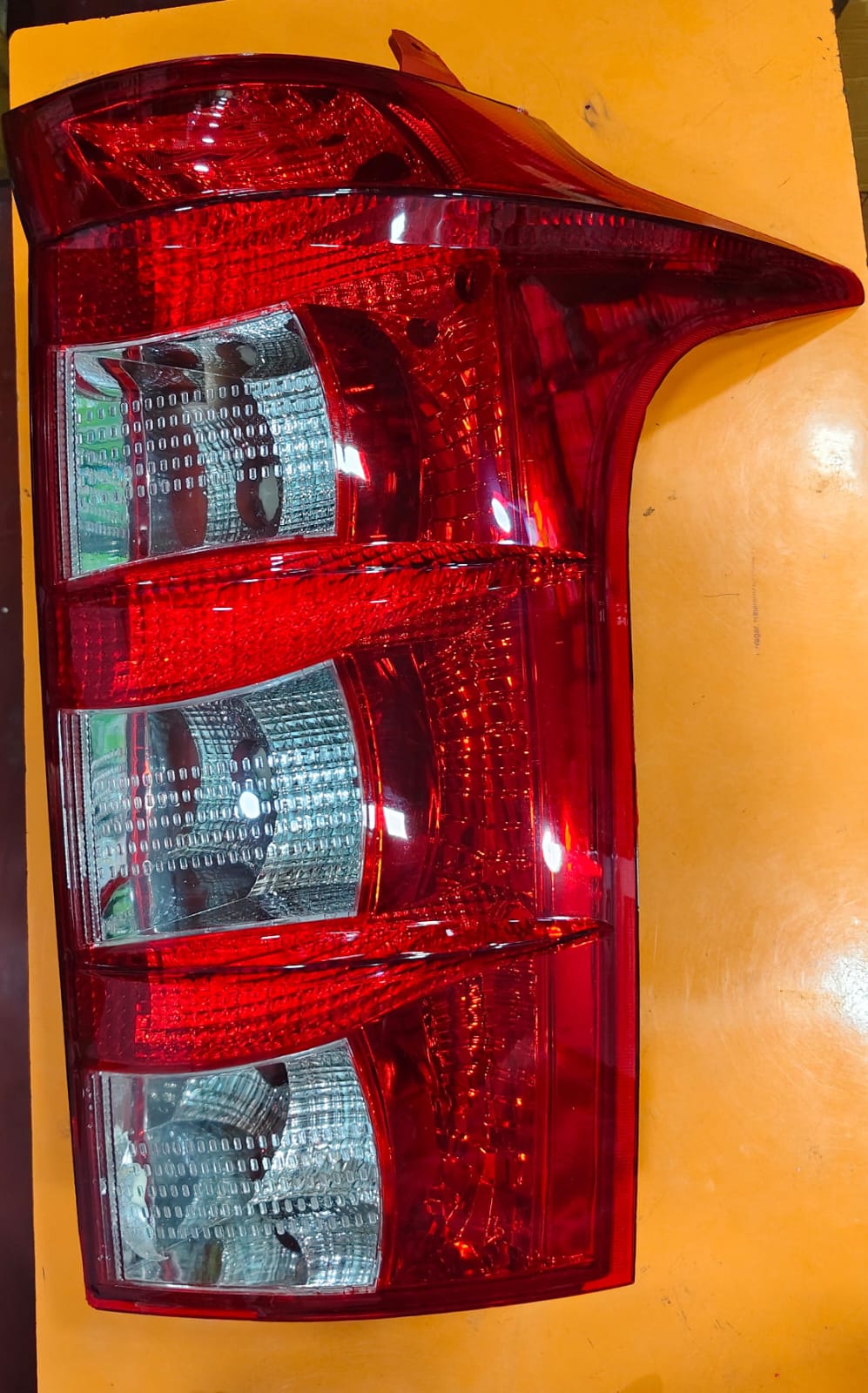 UNO MINDA XUV 500 TYPE 1 TAIL LIGHT ASSEMBLY -RH
